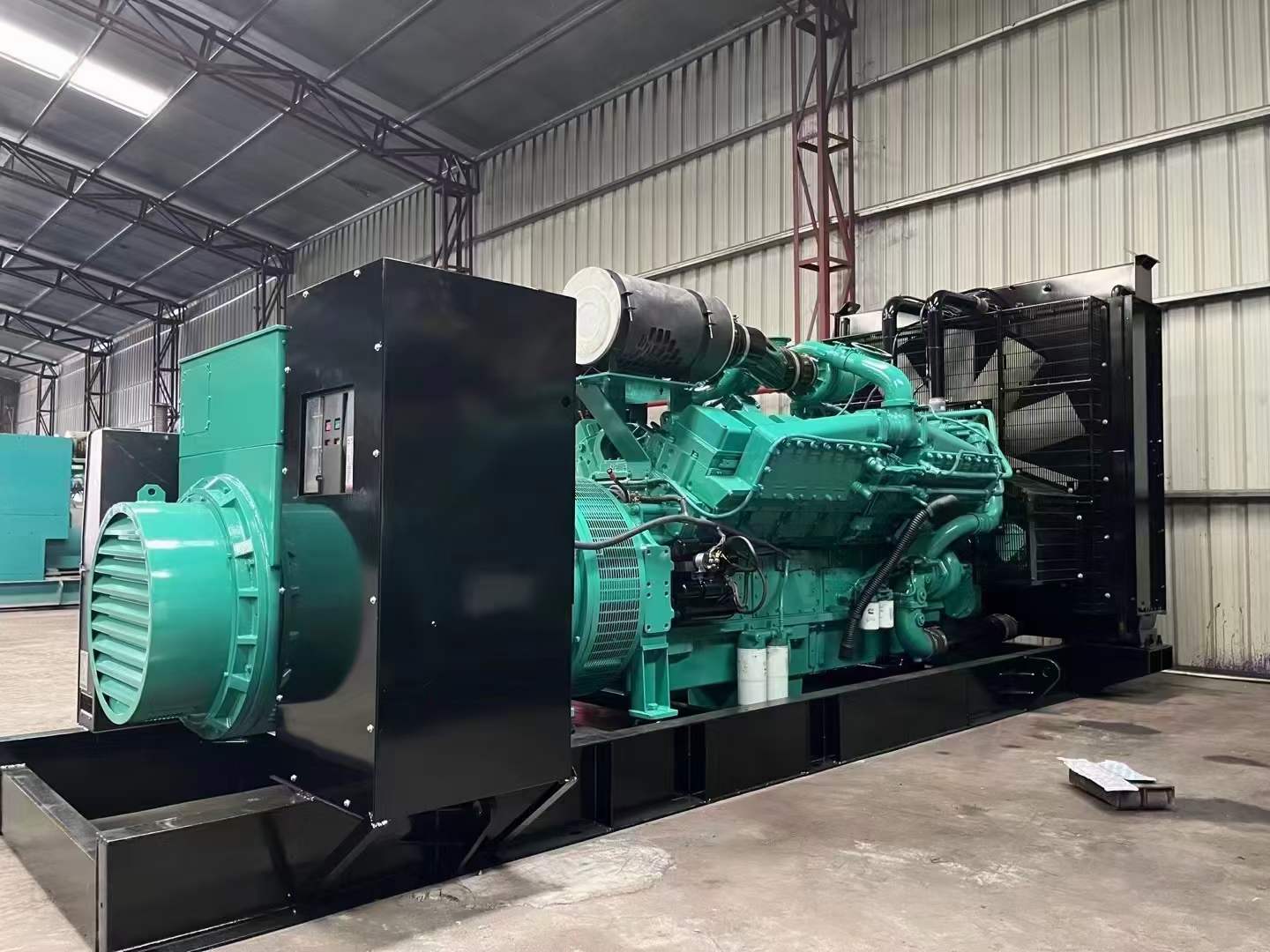 五峰如何降低 800kW 柴油发电机输出电流的波动？